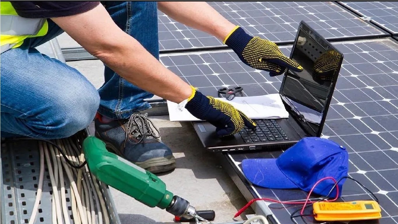 Solar Maintenance & AMC Services